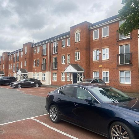 Lovely 2 Dbl Bed Apartment Near Heaton Park And North Manchester Hospital With Parking Luaran gambar