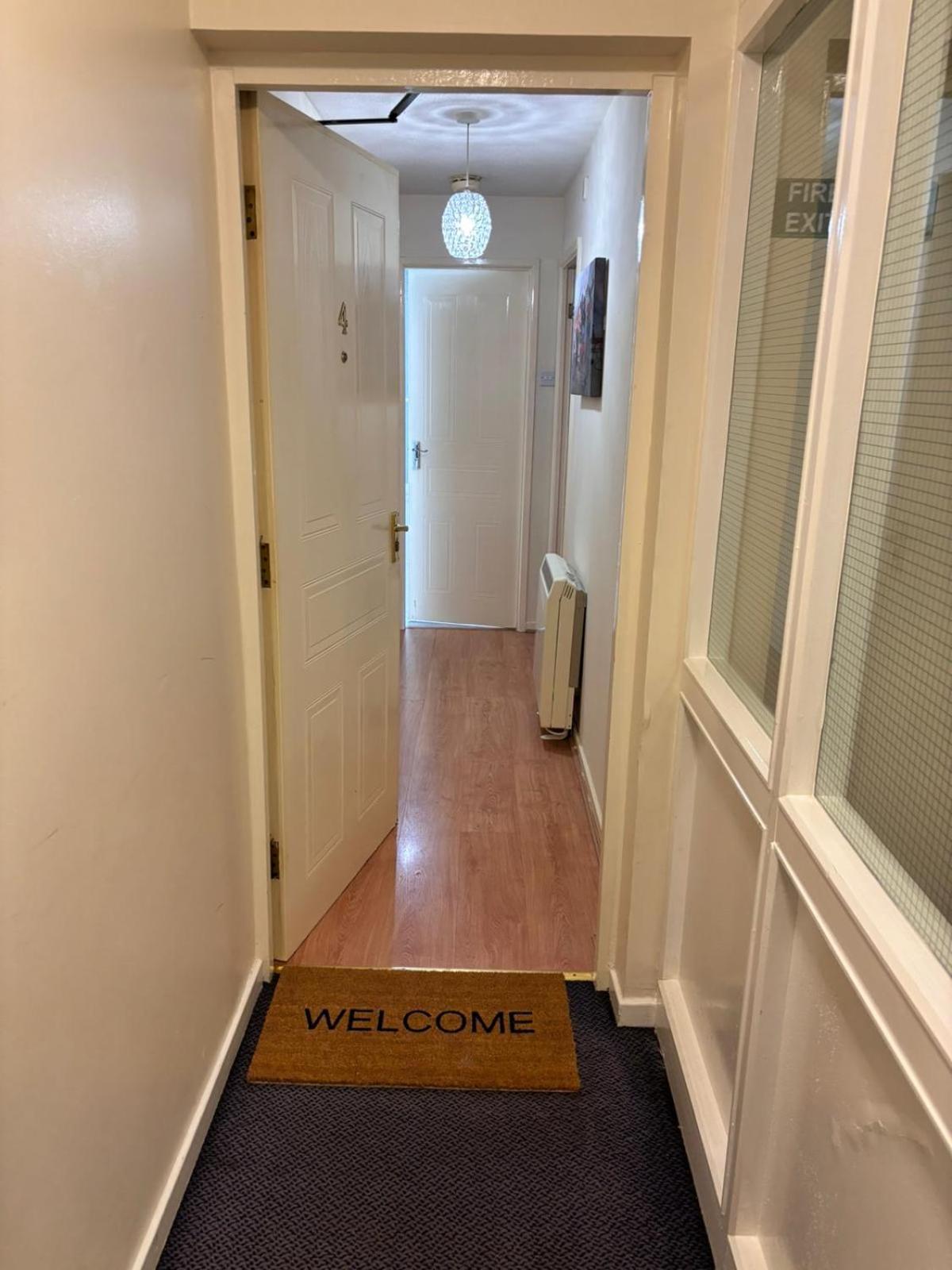 Lovely 2 Dbl Bed Apartment Near Heaton Park And North Manchester Hospital With Parking Luaran gambar