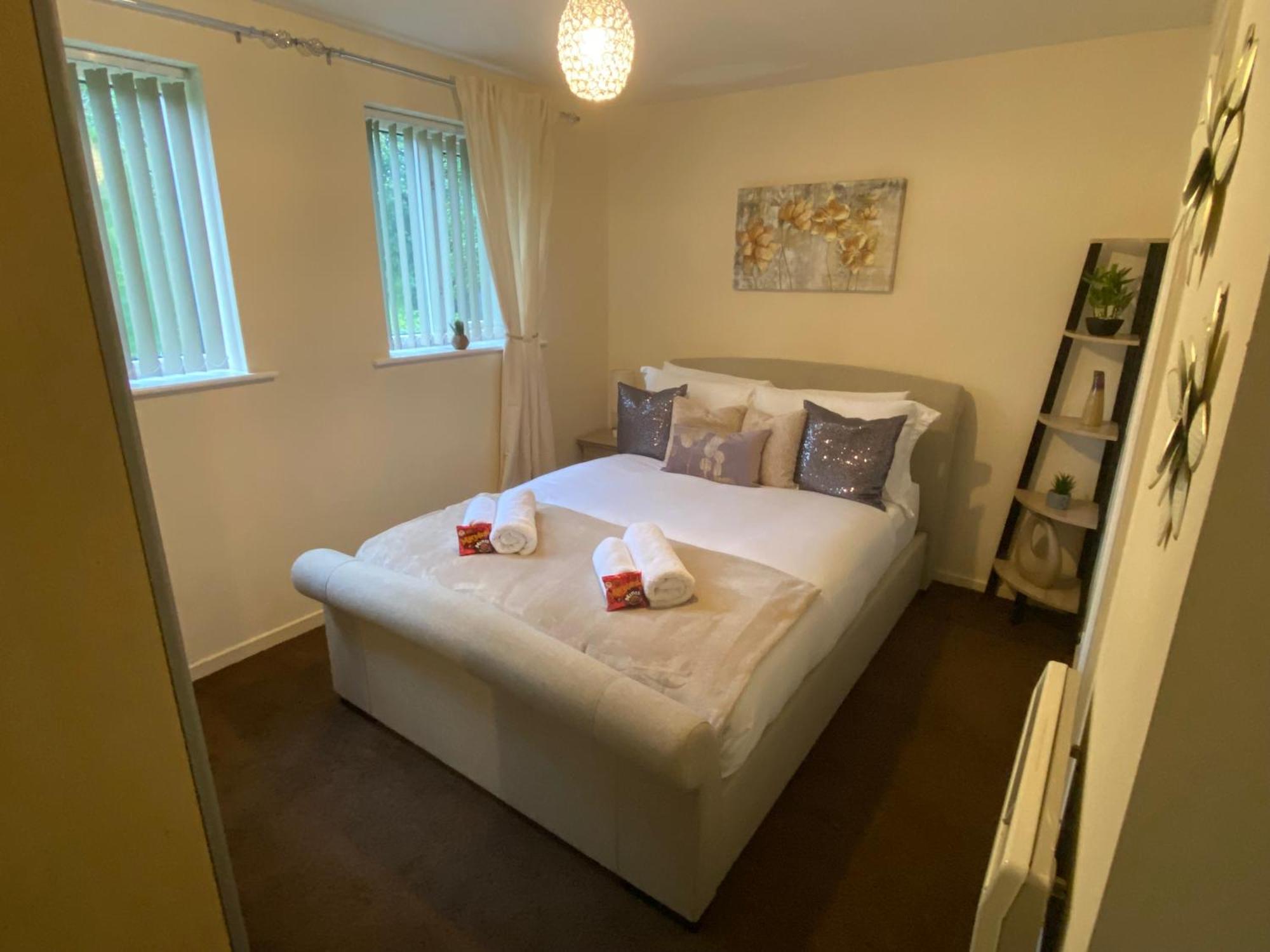 Lovely 2 Dbl Bed Apartment Near Heaton Park And North Manchester Hospital With Parking Luaran gambar
