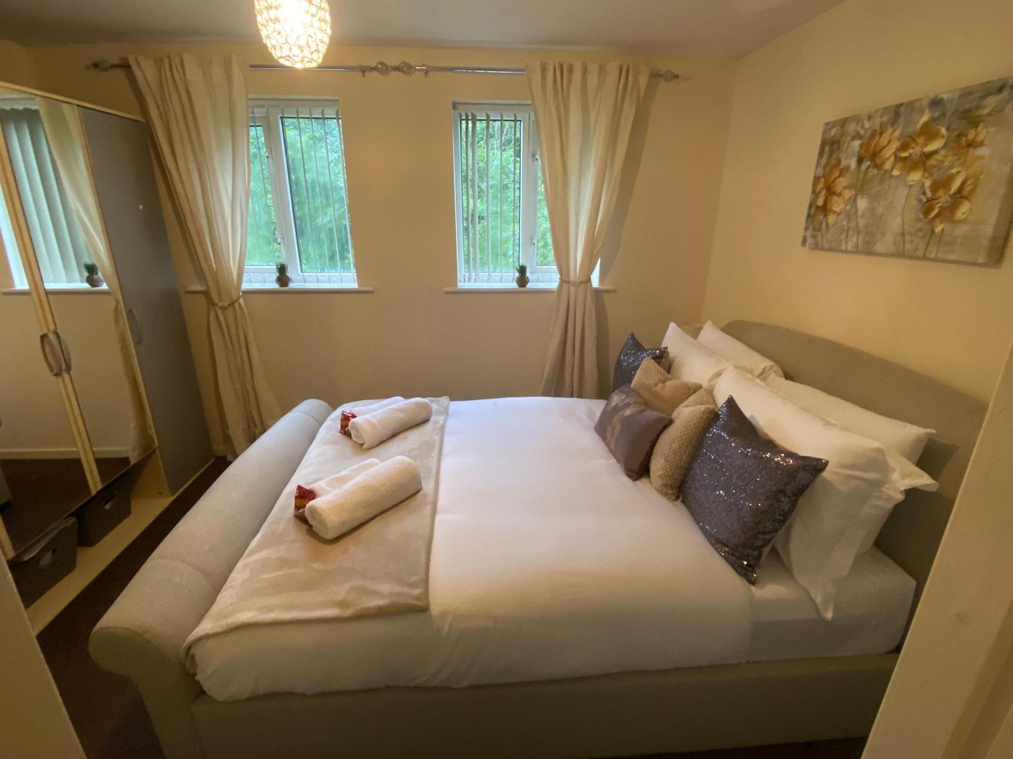 Lovely 2 Dbl Bed Apartment Near Heaton Park And North Manchester Hospital With Parking Luaran gambar