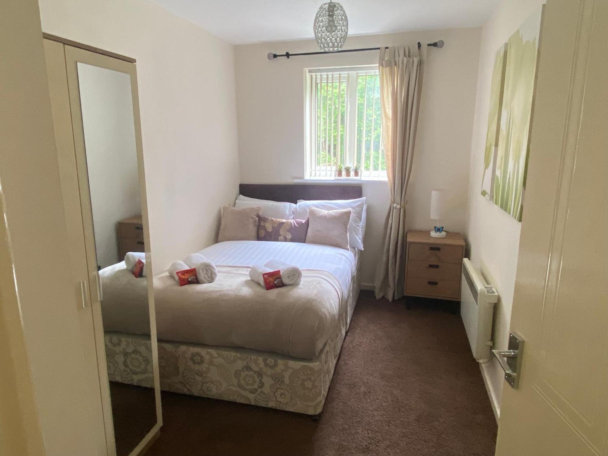 Lovely 2 Dbl Bed Apartment Near Heaton Park And North Manchester Hospital With Parking Luaran gambar